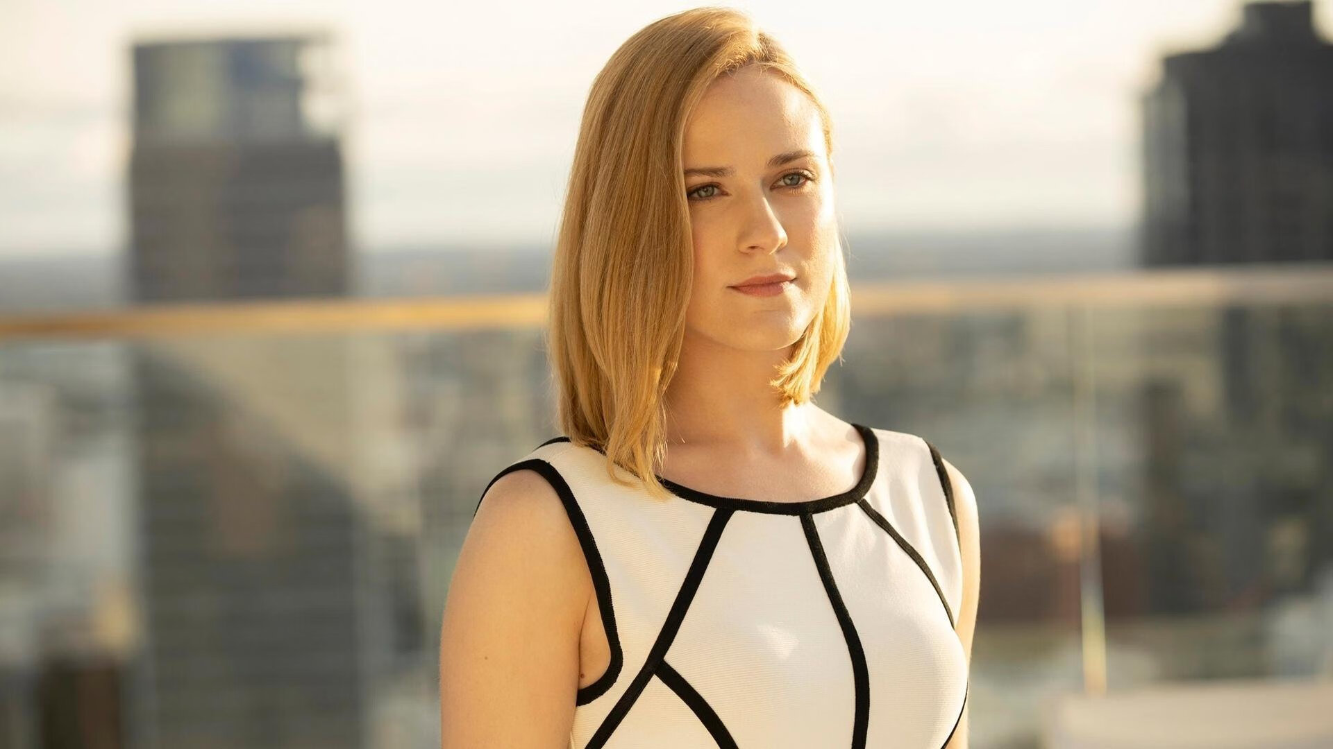 欧冠半决赛之夜，巴斯托尼的解围与眼神，定义防守艺术的美学标本